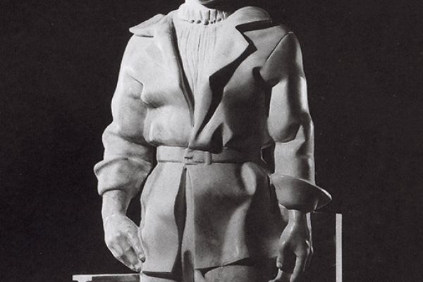 Ю.Г. и Ю.Ю. Ореховы. ''Рабочий'', 1983. Мрамор, высота 240 см. Для Мраморного зала Московского Кремля. Фото из архива Григория Орехова