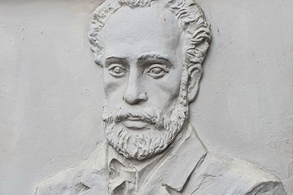 Александр Бурганов. ''Портрет Исаака Левитана'', 1985. Гипс, 71х8х70 см. Московский государственный музей ''Дом Бурганова''