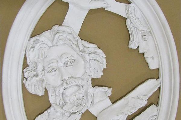 Александр Бурганов. ''Максимилиан Волошин'', 2002. Композитный материал, 74х57х5 см. Дом-музей М.А. Волошина, Коктебель, Крым