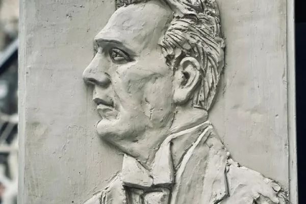 Александр Бурганов. ''Портрет Федора Шаляпина'', 2018. Композитный материал. Московский государственный музей ''Дом Бурганова''