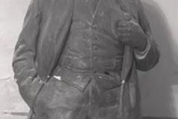 Матвей Манизер. 1926. ''В.И. Ленин''. Гипс, 191х65х46 см. Государственный исторический музей, Москва