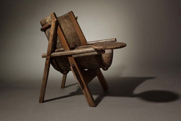 Сергей Антонов. Стул, 1998. Дерево, высота 70 см. Фото из архива Сергея Антонова