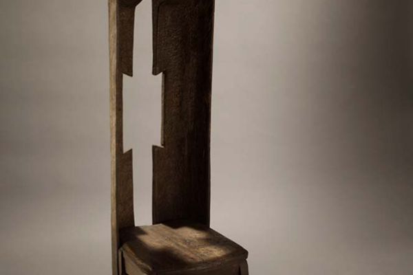 Сергей Антонов. Стул, 2008. Дерево, высота 145 см. Фото из архива Сергея Антонова