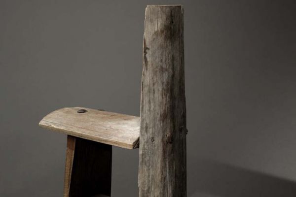 Сергей Антонов. Маленький стул, 2010. Дерево, высота 55 см. Фото из архива Сергея антонова