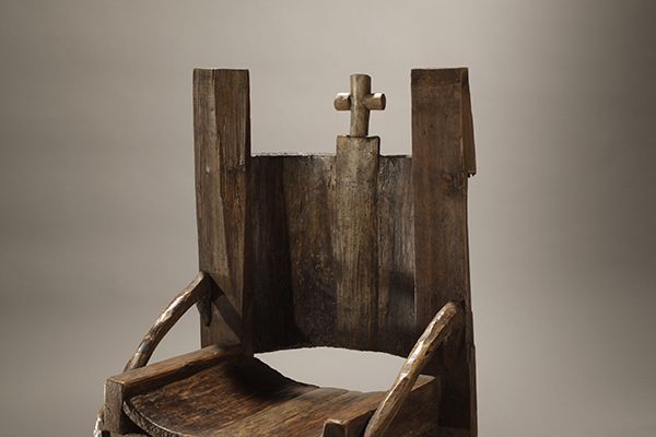 Сергей Антонов. Стул, 2010. Дерево, высота 90 см. Фото из архива Сергея Антонова