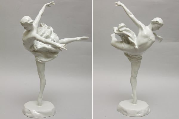 Елена Янсон-Манизер. ''Балерина Галина Уланова - Одетта'' (балет П.И. Чайковского ''Лебединое озеро''), 1951. Модель 1940 года. Фарфор, высота 40,6 см. Государственный музей керамики, Кусково, Москва