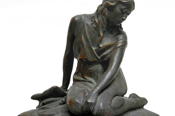 Елена Янсон-Манизер. ''Балерина Галина Уланова в роли Марии (балет Б.В. Асафьева ''Бахчисарайский фонтан''), 1937. Отлив 1963 года. Бронза, 20,5х16х14 см. Мордовский республиканский музей изобразительных искусств имени С.Д. Эрьзи, Саранск