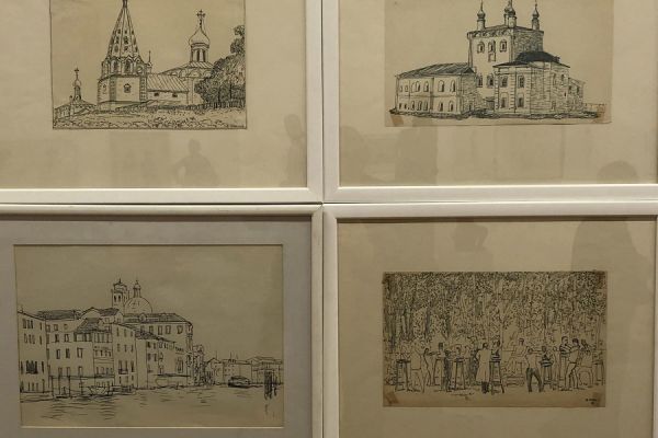 Олег Комов. Экспозиция персональной выставки О. Комова в РАХ, Москва, 2022. Фото из архива Ильи Комова