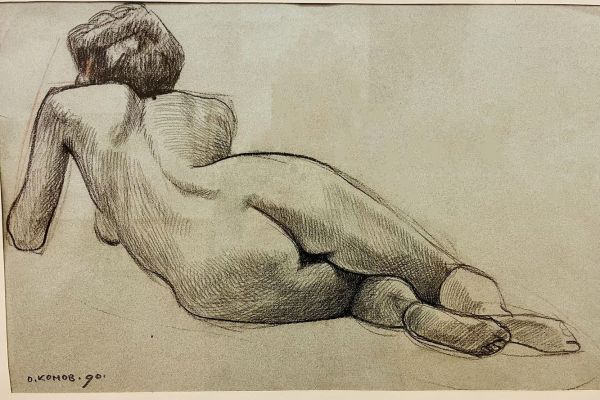 Олег Комов. Лежащая со спины, 1990. Бумага, карандаш. Экспозиции персональной выставки О. Комова в РАХ, Москва, 2022.  Фото: Нателла Чачибая