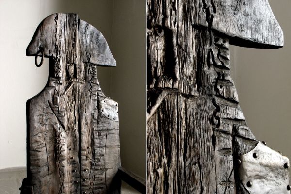 Владимир Потлов. Флинт (кресло) (фрагменты), 2005. Из многофигурной интерактивной композиции Призраки затонувшего корабля (Остров сокровищ). Дуб тонированный, бронза, кожа. Московский музей современного искусства. Фото из архива Владимира Потлова