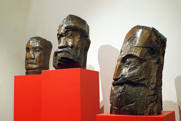 Сергей Конёнков. 1918-1919. ''Степан Разин с ватагой'' (фрагменты 2). Дерево. Государственный Русский музей, С-Петербург. Фото: obtaz.com