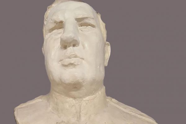 Сергей Конёнков. Портрет Маршала Советского Союза Ф.И. Толбухина, 1943. Гипс, 47х46х35 см. Музей скульптуры С.Т. Конёнкова, Смоленск