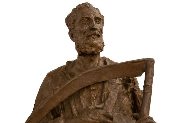 Сергей Конёнков. Портрет старейшего колхозника деревни Караковичи И.В. Зуева, 1947. Гипс тонированный, 81х75х53 см. Смоленск. Фото: ar.culture.ru