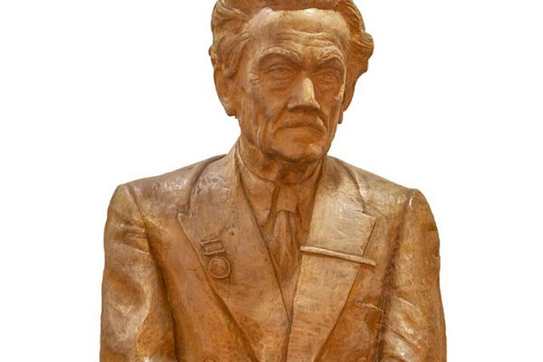 Сергей Конёнков. Портрет Народного артиста СССР композитора А.Б. Гольденвейзера, 1950. Дерево, 76х48х49 см. Музей скульптуры С.Т. Конёнкова, Смоленск. Фото: ar.culture.ru