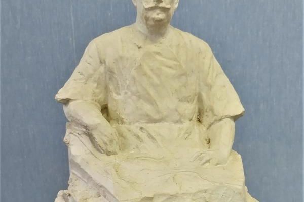 Сергей Конёнков. Портрет военного хирурга, академика А.В. Вишневского, 1950. Модель памятника для Москвы. Гипс, 29х18х19 см. Музей скульптуры С.Т. Конёнкова, Смоленск