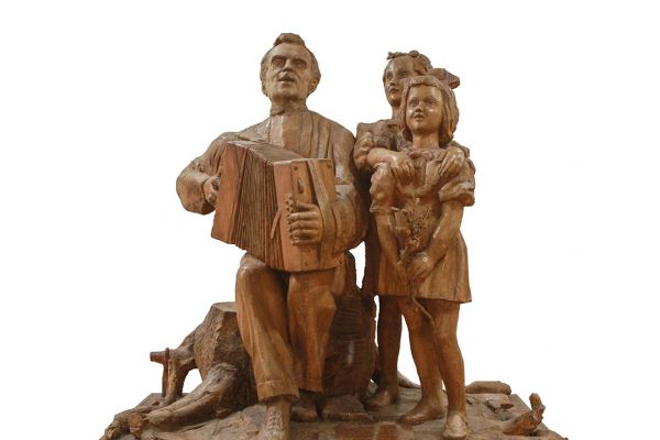 Сергей Конёнков. Песня о Родине, 1952-1954. Дерево, 139х135х95 см. Музей скульптуры С.Т. Конёнкова, Смоленск. Фото: ar.culture.ru 