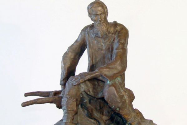 Сергей Конёнков. Ф.М. Достоевский в ссылке, 1955. Бронза, 35х35х29 см. Музей скульптуры С.Т. Конёнкова, Смоленск