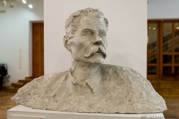 Сергей Конёнков. Портрет А.М. Горького, 1928. Гипс, 44x71x31 см. Музей скульптуры С.Т. Конёнкова, Смоленск
