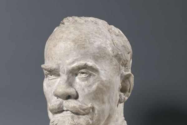 Сергей Конёнков. Портрет П.В. Щусева (брат архитектора А.В. Щусева), 1934. Гипс, 37х38х28,5 см. Государственная Третьяковская галерея, Москва. Фото: сайт ''Моя Третьяковка''