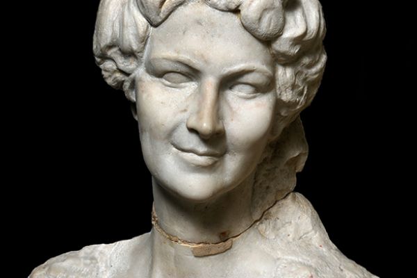 Сергей Конёнков. Портрет психиатра Мюриэл Боттинджер-Гардинер, 1927. Мрамор, 54х41х33 см. Киргизский национальный музей изобразительных искусств имени Гапара Айтиева, Бишкек