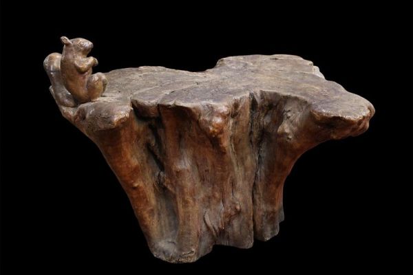 Сергей Конёнков. 1938 Белочка (столик), 1938. Дерево, 55х83х63 см. Мемориальный музей ''Творческая мастерская С.Т. Конёнкова'', Москва