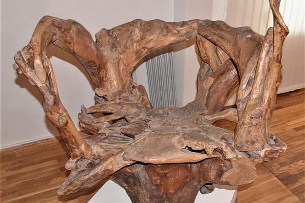 Сергей Конёнков. Сказка (кресло), 1959. Дерево, 98,7х85х69 см. Музей скульптуры С.Т. Конёнкова, Смоленск