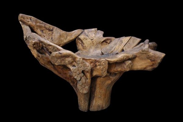 Сергей Конёнков. Недатированная работа. Цветок (кресло). Дерево, 80х112х55 см. Мемориальный музей Творческая мастерская С.Т. Конёнкова, Москва