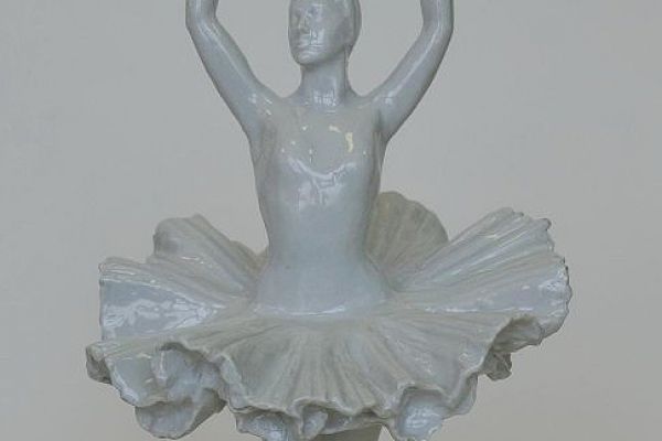 Илья Слоним. Балерина, 1940-е - 1950-е. Фарфор, 35,5х19х17,5 см. Государственный Эрмитаж, С.-Петербург