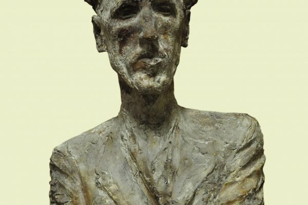 Илья Слоним.  Композитор Дмитрия Кабалевский, 1947. Гипс тонированный, 75х40х30 см. Национальная галерея Республики Коми, Сыктывкар