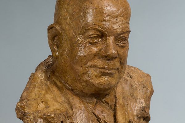 Илья Слоним. Портрет литературоведа Виктора Шкловского, 1952. Гипс тонированный, высота 45 см. Фото: сайт USSR-art.ru