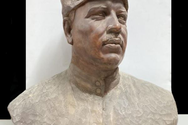 Надежда Крандиевская. Поэт Демьян Бедный, 1928. Дерево, 69х56х38 см. Центральный музей Вооруженных Сил Российской Федерации Министерства обороны РФ, Москва