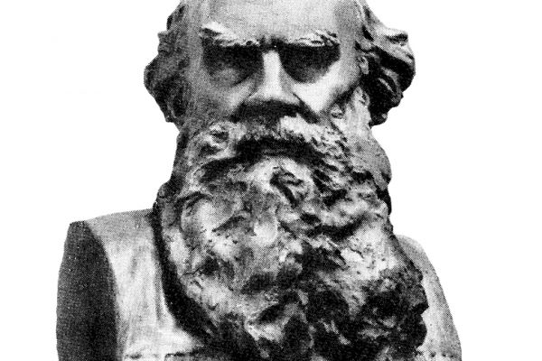 Надежда Крандиевская. Л.Н. Толстой, 1946. Бронза. Измайловская больница (ныне Городская клиническая больница имени Ф.И. Иноземцева), Москва. Фото из альбома ''А.В. Парамонов. Н.В. Крандиевская'', М., ''Советский художник'', 1969  