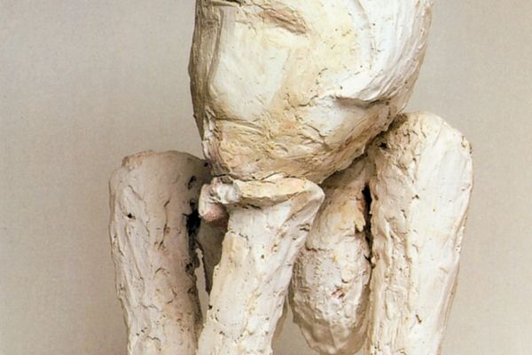 Нинель Богушевская. ''Автопортрет'' (ракурс), 1974. Гипс, 65х33х42 см. Государственный Русский музей, С.-Петербург. Фото: art.biblioclub.ru