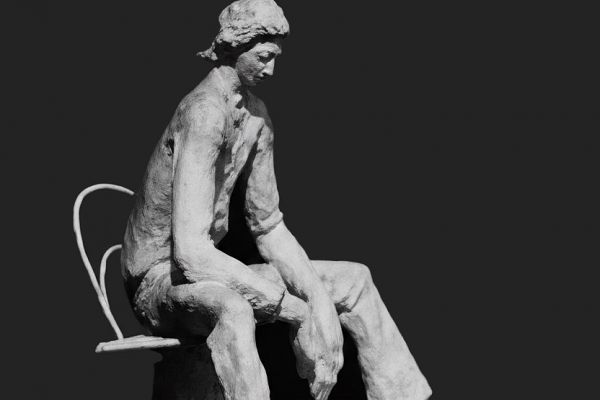 Нинель Богушевская. ''Портрет художника Володи Тенеты'', 1982. Бронза, 53х38х49 см. Фото из архива Максима Митлянского