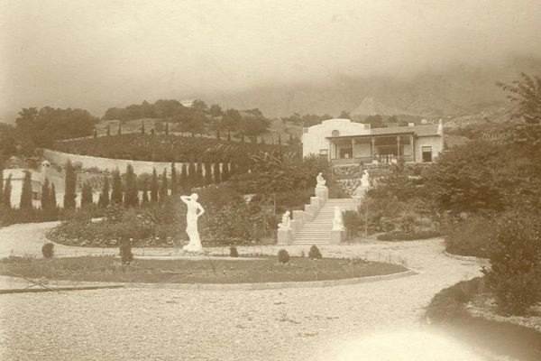 Скульптуры Александра Матвеева. Новый Кучук-Кой. Панорама усадьбы. Фото 1910-х годов. Собрание семьи Жуковских 