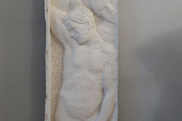 Александр Матвеев. Утро (Пробуждение), 1905-1906. Барельеф. Гипс. Для имения Я.Е. Жуковского в Новом-Кучук-Кое, Крым. Мемориальная мастерская А.Т. Матвеева, Москва