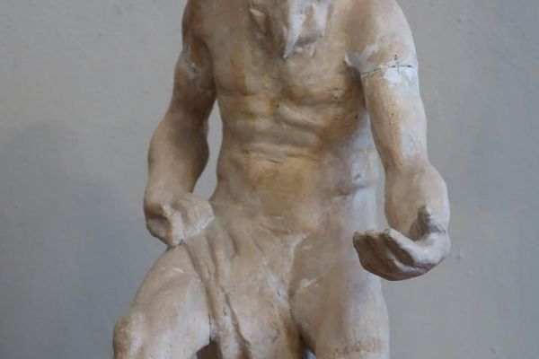 Александр Матвеев. Крестьянин, 1927. Этюд к группе Октябрь (Октябрьская революция). Гипс. Мемориальная мастерская А.Т. Матвеева, Москва