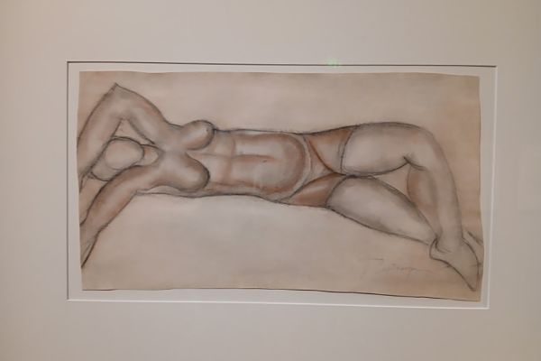 Беатриса Сандомирская. Лежащая, 1923. Бумага, уголь, сангина. Частное собрание. 