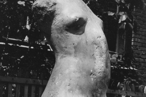 Вячеслав Клыков. ''Юность'' (Женский торс), 1965-1967. Доломит. Государственная Третьяковская галерея, Москва