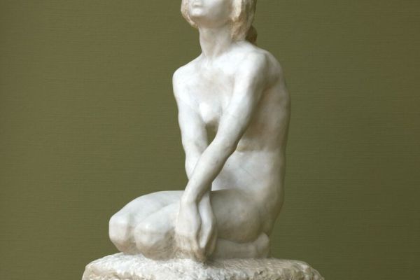 Владимир Домогацкий. Женская фигура (На коленях), 1913. Мрамор, 53,5х25х28 см. Государственная Третьяковская галерея, Москва