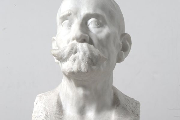 Владимир Домогацкий. Голова старика, (Портрет В. С. Гадона), 1934. Мрамор, 48х27х28 см. Государственная Третьяковская галерея, Москва