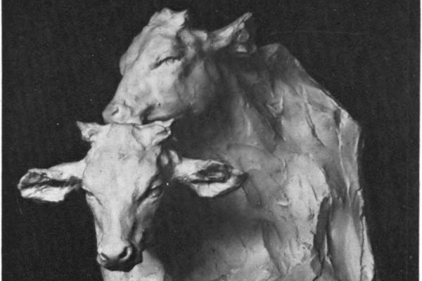 Владимир Домогацкий. Головы телят, 1909. Гипс тонированный. Собственность семьи скульптора