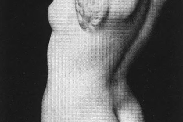 Владимир Домогацкий. Женский торс, 1926. Мрамор, высота 33 см. Государственная Третьяковская галерея, Москва