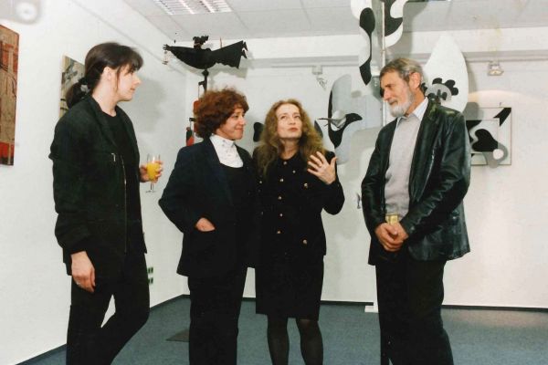 tatyana-shimes-marianna-romanovskaya-tatyana-lisitskaya-i-pavel-shimes-1999-sovmestnaya-vystavka-v-galeree-t-lisitskoj-gamburg-germaniyaB3F8C3AF-E7BB-3232-2438-B906563192E7.jpg