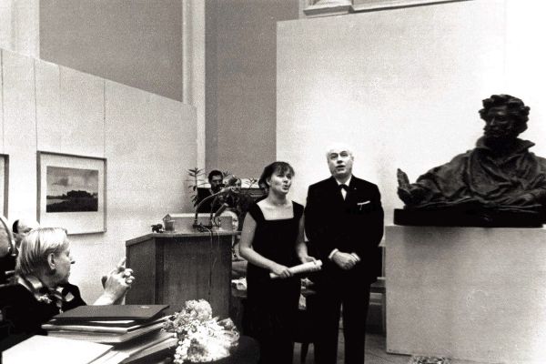 ivan-kozlovskij-poet-dlya-ekateriny-belashovoj-prazdnovanie-yubileya-e-belashovoj-v-akademii-khudozhestv-sssr-foto-iz-arkhiva-a-a-belashova-moskva-1966-a-kto-eshche-poet-ryadom-s-i-kozlovskimA4A8E896-3B08-D701-DB41-47135F448D3B.jpg