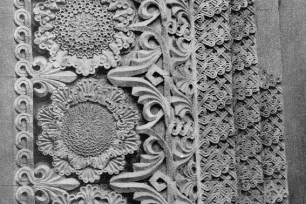 Деталь каменной резьбы портала 2. Монумент ''Победа''. 