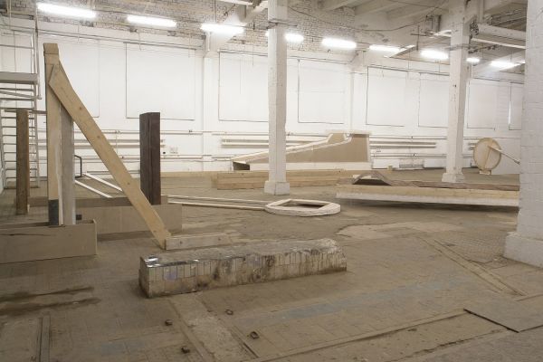 Анатолий Комелин. ''Зона свободной ответственности. Фрагмент экспозиции. Проект ''Фабрика'', Москва, 2012. Фото из архива А. Комелина