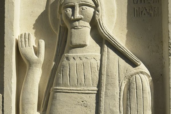 Анатолий Комелин. Иоанн Предтеча.Деисис (фрагмент), 2008-2011. Камень. Храм Святых Петра и Павла в Тарусе, Калужская область. Фото из архива А.Комелина