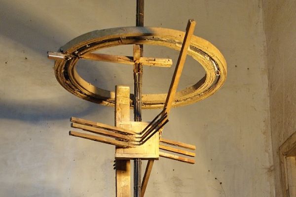koleso-2003-derevo-metall-212kh99kh86-sm-foto-iz-arkhiva-iriny-elshanskoj62489B88-629A-26C5-F738-DB68CDE4483C.jpg