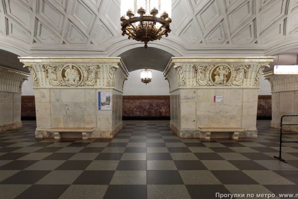 podzemnyj-zal-stantsii-moskovskogo-metropolitena-prospekt-mira-koltsevaya-2-1952CD8FEC36-0AEE-75AD-3271-A1FE53AF180C.jpg